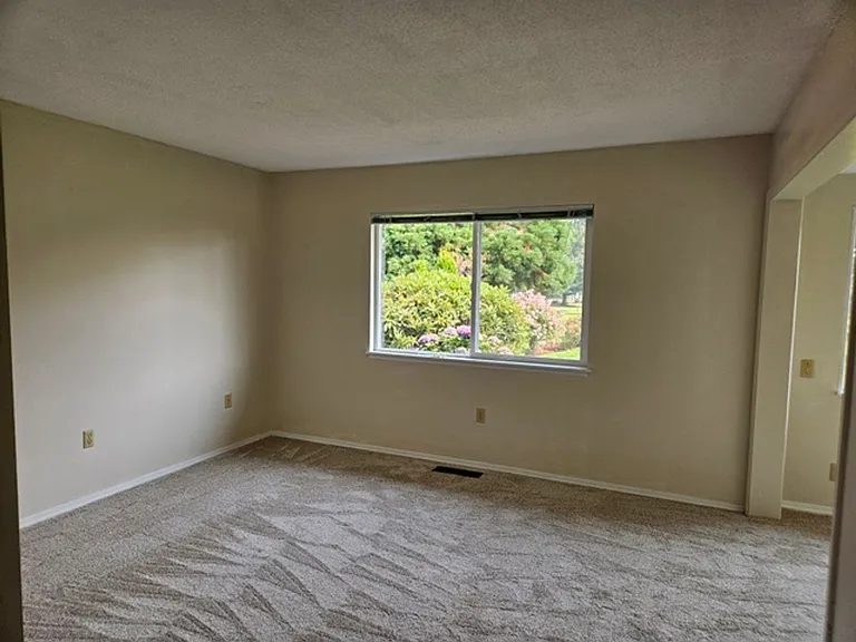 3056 Twin Oak Pl NW — Photo 9