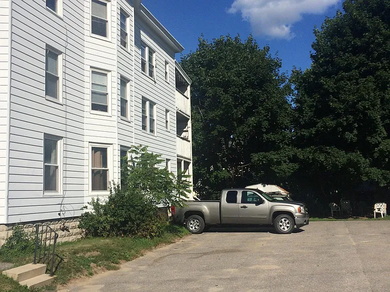 Eleanor St — Photo 1