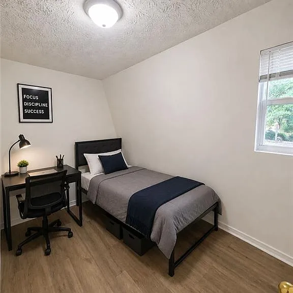 232 Rustwood Dr — Photo 3