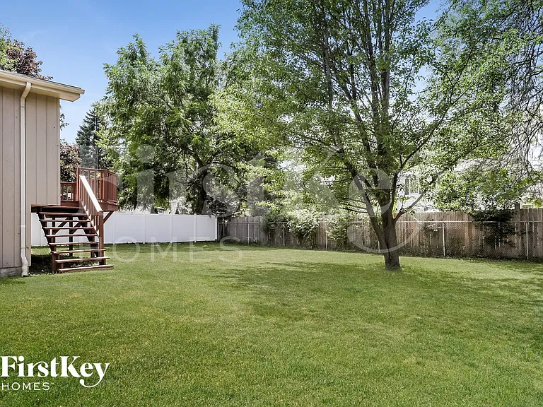 876 N Commonwealth Ave — Photo 14