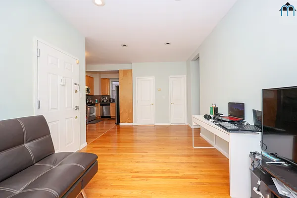 Sold by Momentum Real Estate LLC | media 5