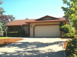 24570 Oro Valley Rd, Auburn, CA 95602