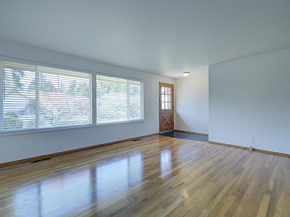4th image of 144 152nd Pl NE