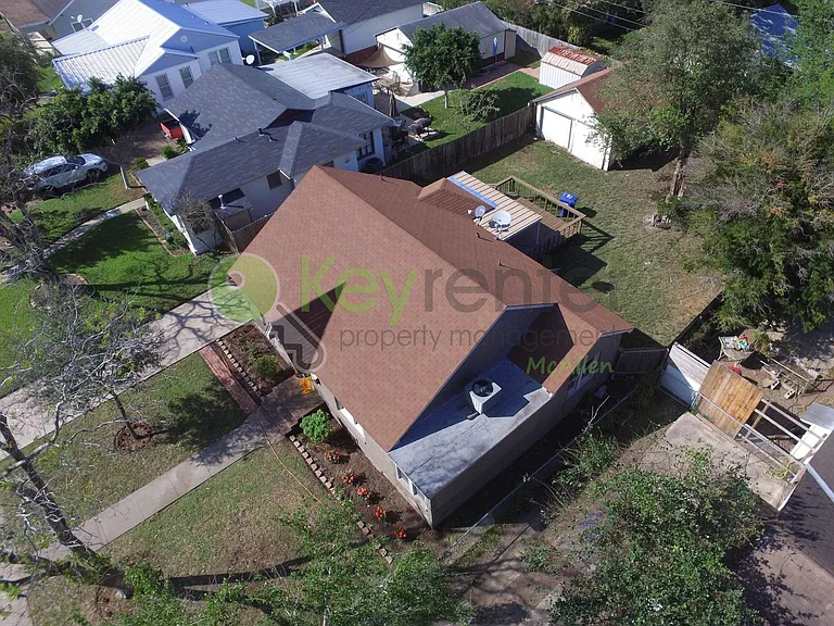 1016 Laurel Ave — Photo 4