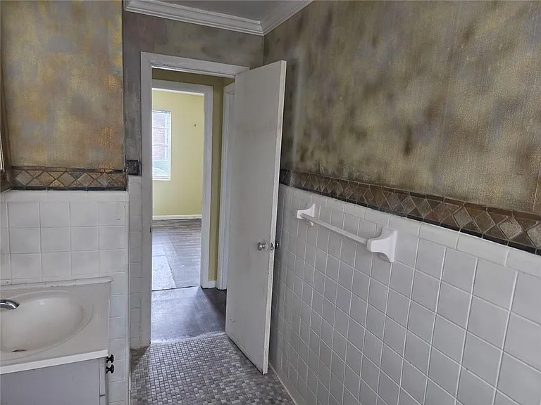 510 Coventry Rd #3A — Photo 12