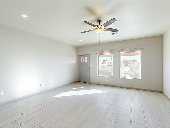 3rd image of 14392 E 54th St