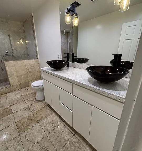 15147 Otsego St — Photo 3