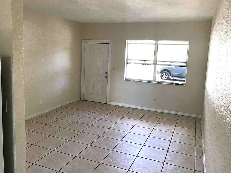 1664 NE 146th St #1664 — Photo 5