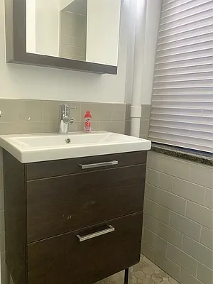 Rented by Buchbinder & Warren | media 38