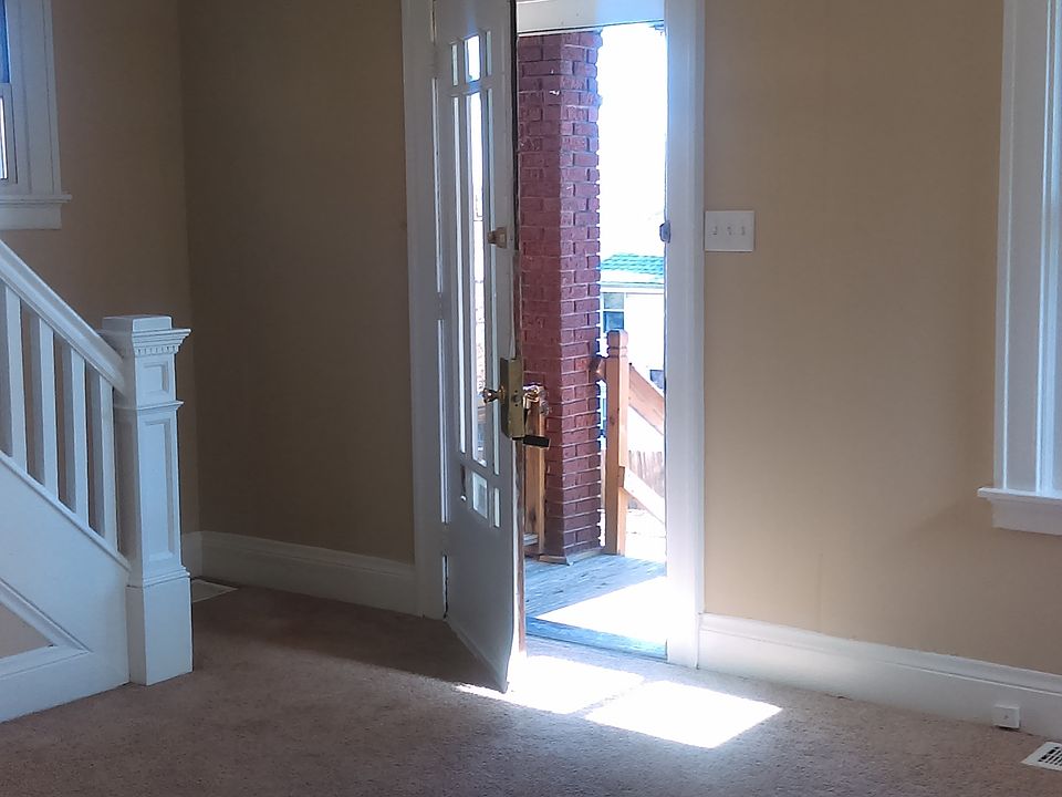 2nd image of 2531 Mandery Ave