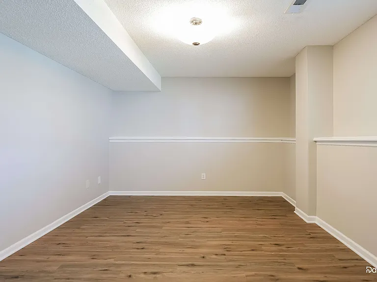 502 Woodson Ln — Photo 21
