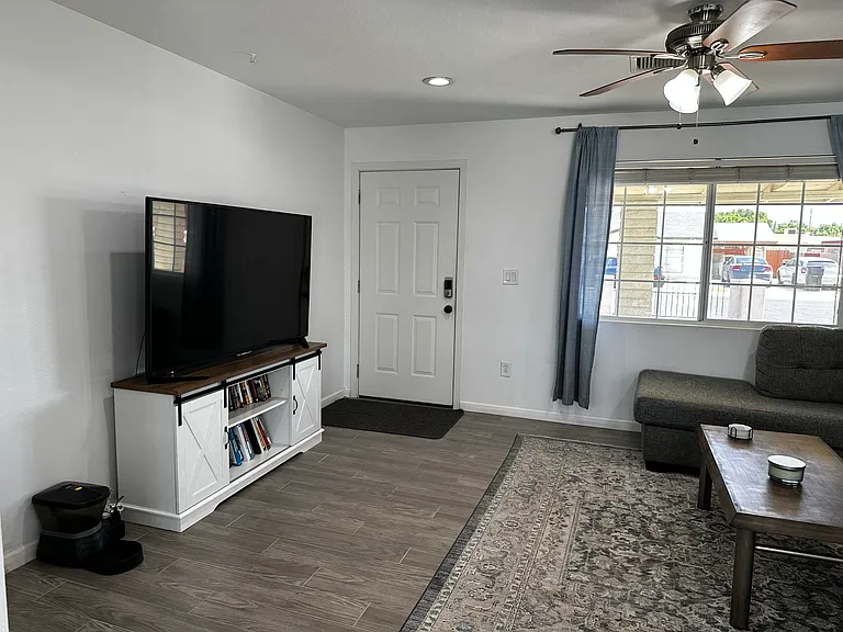 1534 W 6th Dr — Photo 14