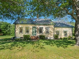 8 Cushing St, Salisbury, MA 01952