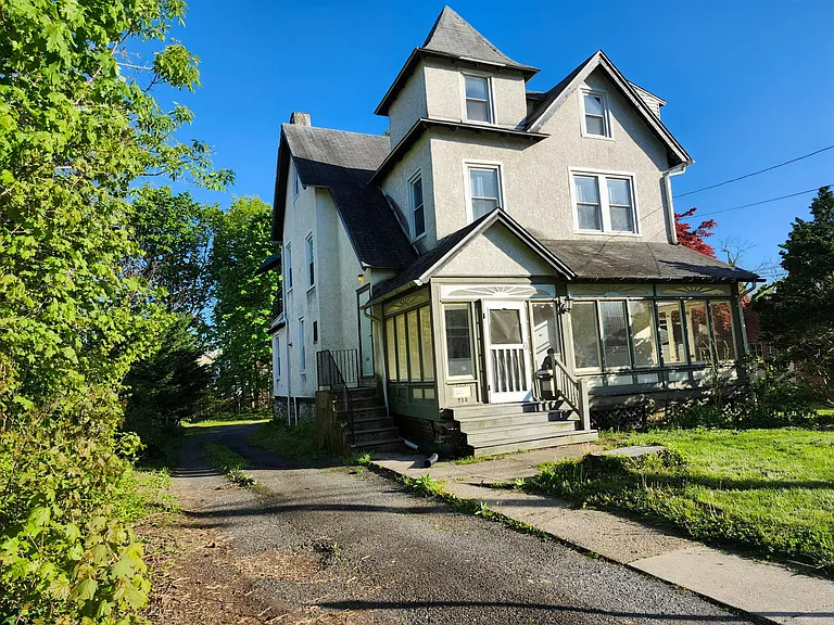213 Lippincott Ave — Photo 24