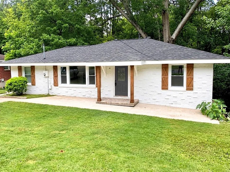 268 Scott Dr SE