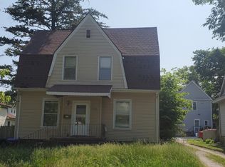 908 S Madison St, Bloomington, IL 61701