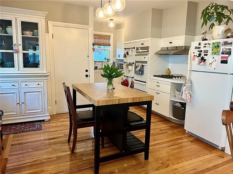 73 Overhill Rd — Photo 3