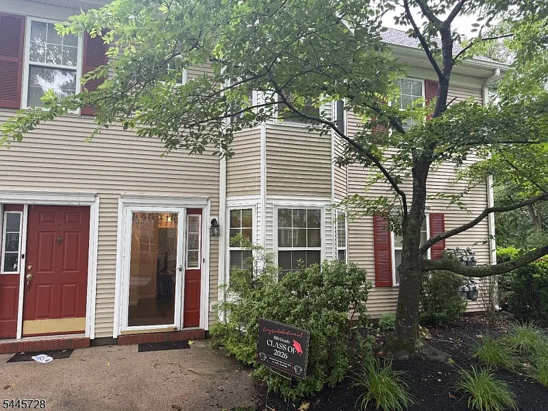 58 Waugh Ct