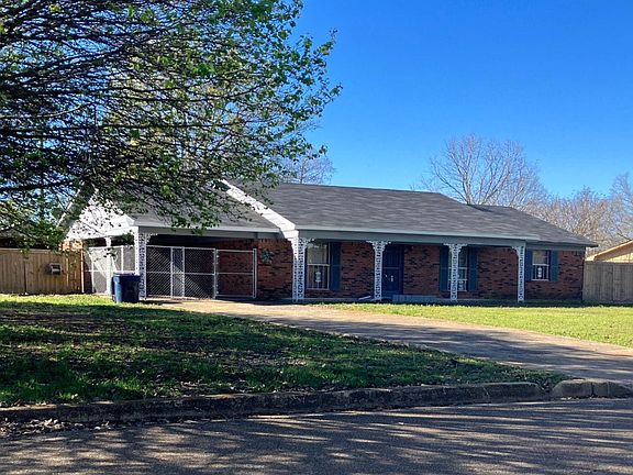 2nd image of 1702 Park Circle Dr