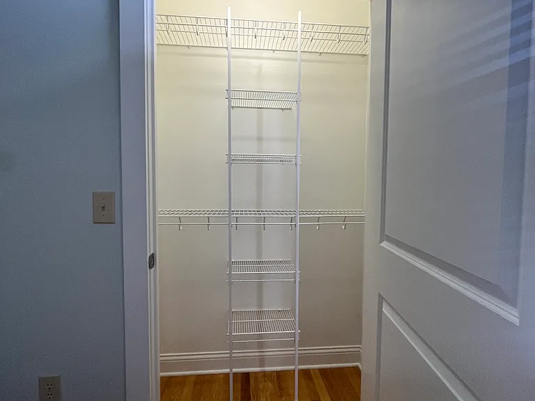 913 N Maple St — Photo 13