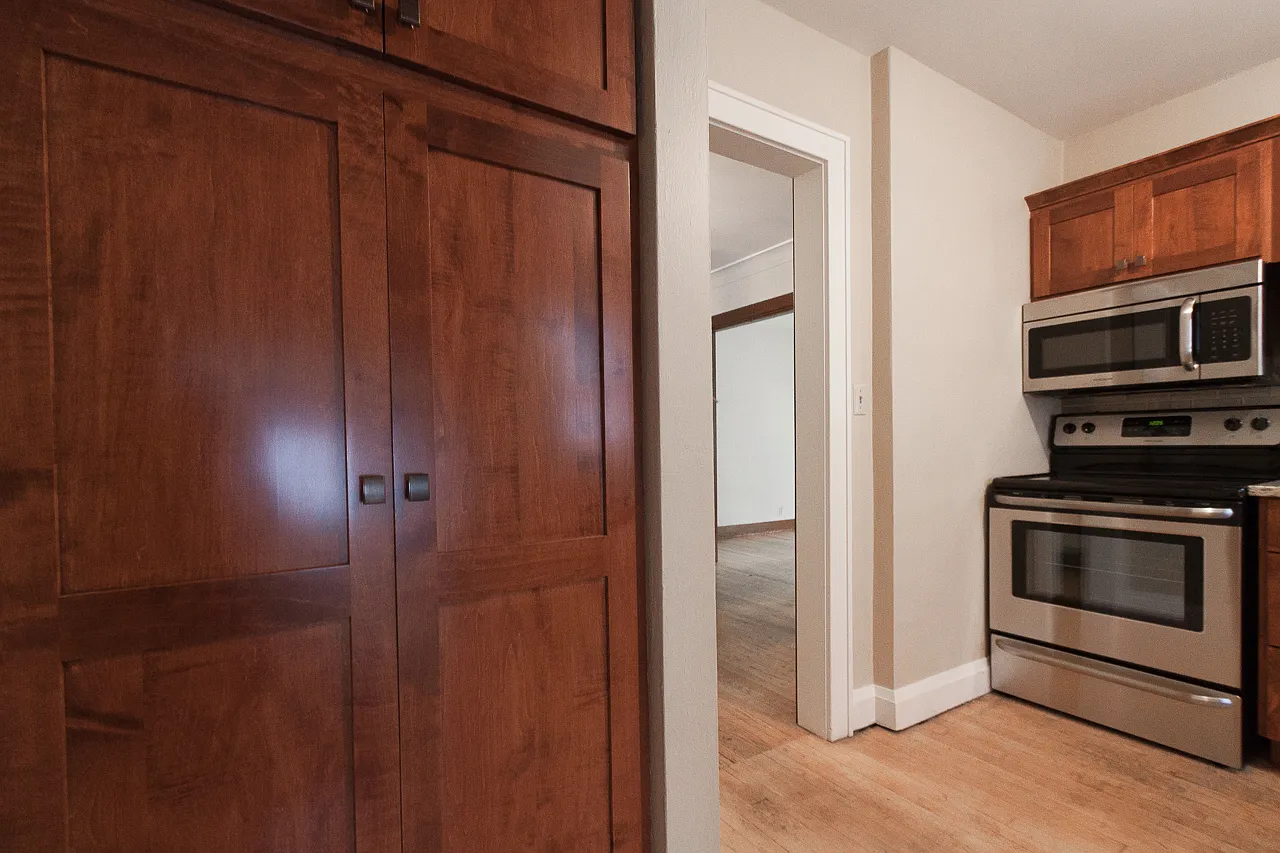 2642 Kendall Ave - 1 — Photo 2