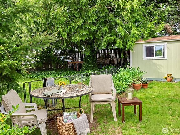 4th image of 7301 NE 175th Street #303