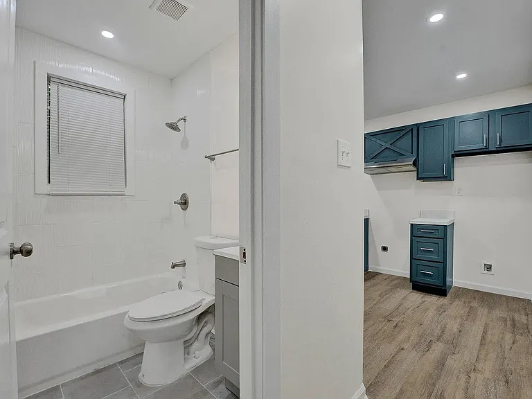 2901 Nathan Ave #B-411 — Photo 17