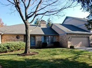 45 Country Club Dr, Bloomingdale, IL 60108
