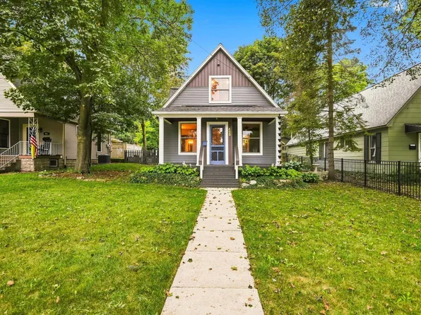 429 Monroe St, Traverse City, MI 49684