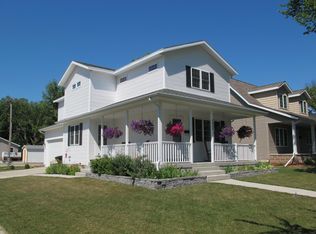 1432 Chestnut St, Grand Forks, ND 58201