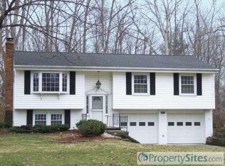 6825 Green Ridge Ave, Solon, OH 44139