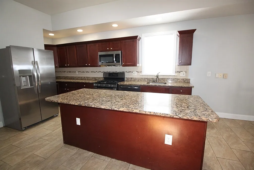 2 bed, 2.0 bath, 1400 sqft, $2,500 — Photo 4