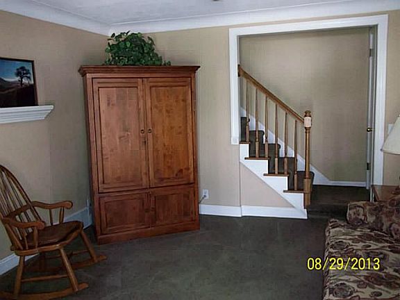 3rd image of 2414 Ross St