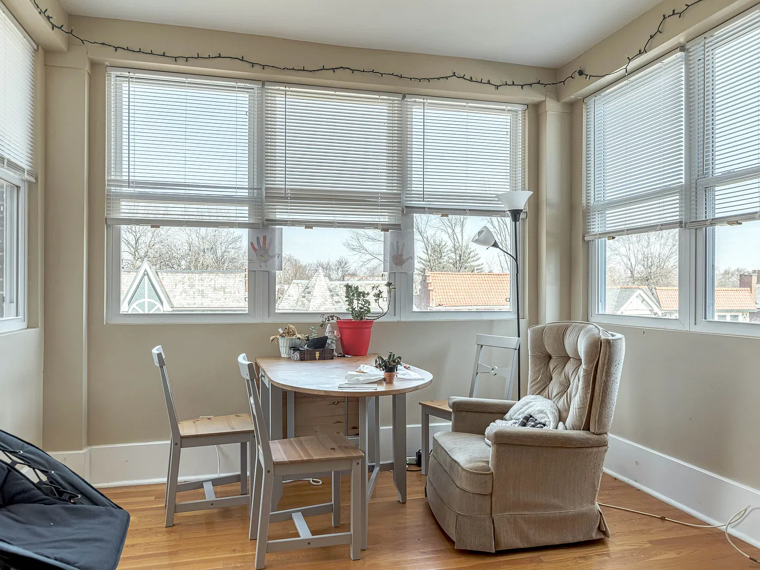 3 bed, 1300 sqft, $2,595 — Photo 4
