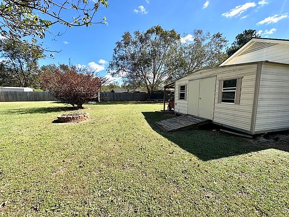4th image of 176 Saint Clair Dr