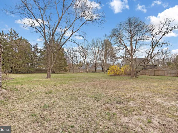 56 Littleworth Rd, Manahawkin, NJ 08050