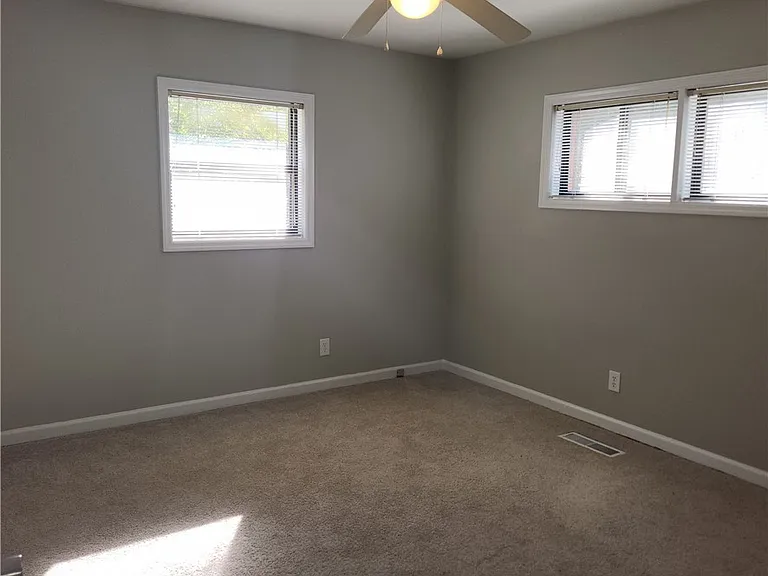 1406 Raeford Rd — Photo 6