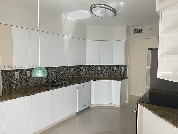 5th image of 3370 Hidden Bay Dr APT 1809