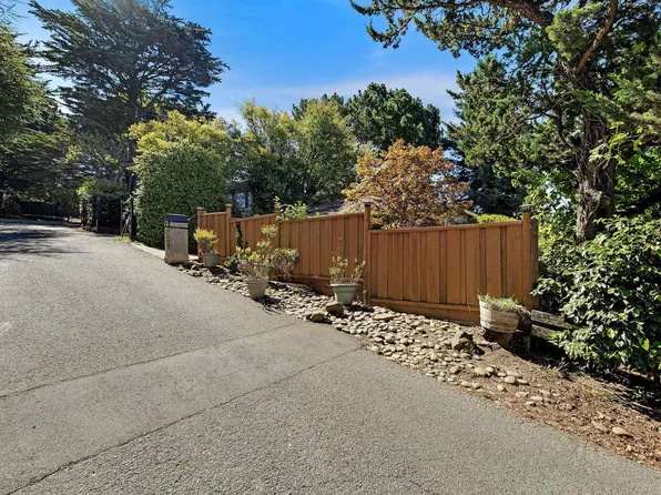 2863 Burton Dr, Oakland, CA 94611