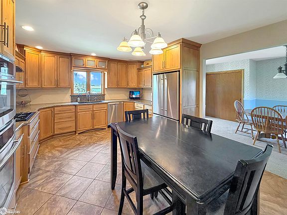 4th image of 1728 Raven Ave