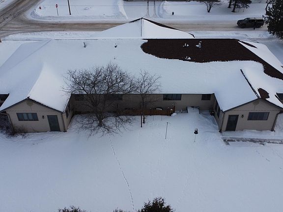 5th image of 1630 N Superior St
