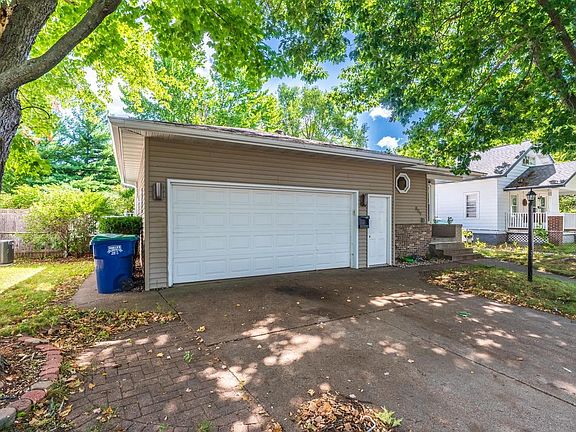 4th image of 809 N 8TH AVENUE