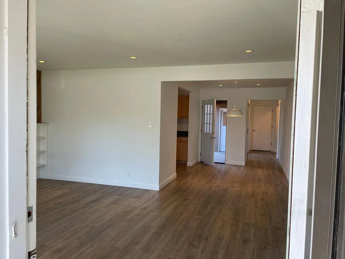 Building Photo - 3411 Bay Rd #FRONT