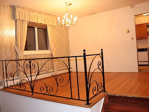4th image of 278 Marie Ct