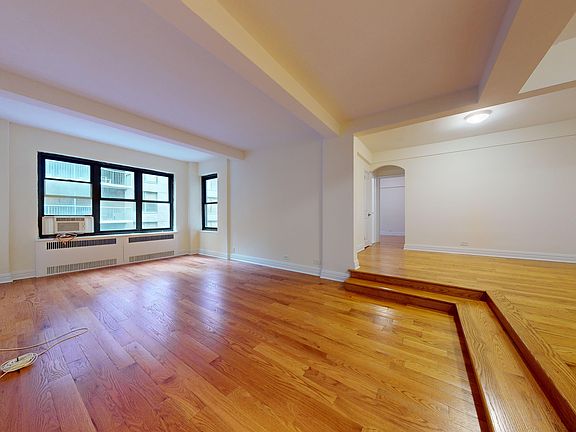 3rd image of 141 E 56th St APT 1L