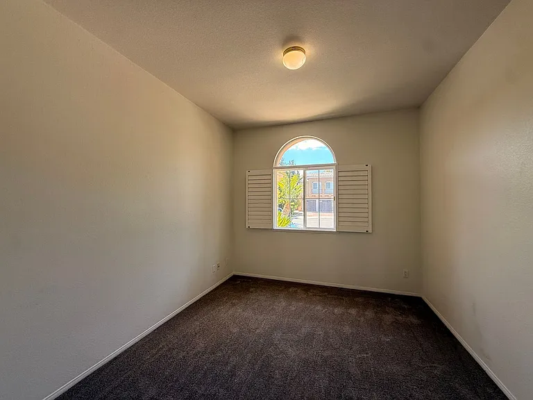 5254 Southhampton Cv — Photo 3