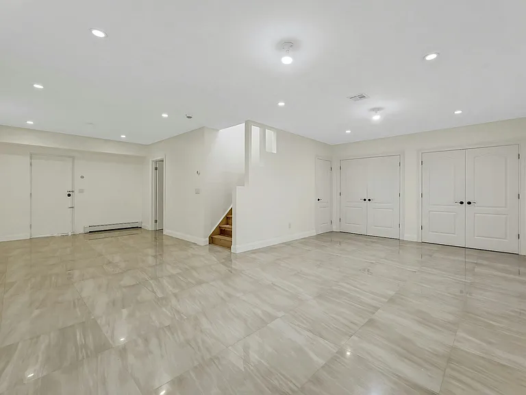 268 Center St — Photo 27
