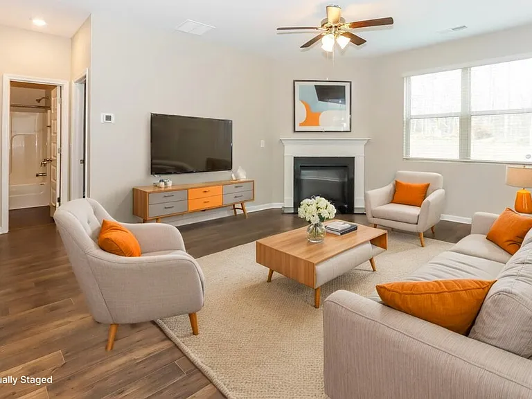 1544 Denver Way — Photo 4
