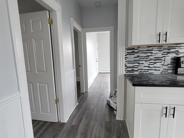13 Regent Ave #2 — Photo 18