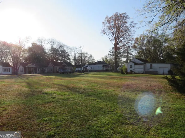 219 N Cave Spring St, Cedartown, GA 30125